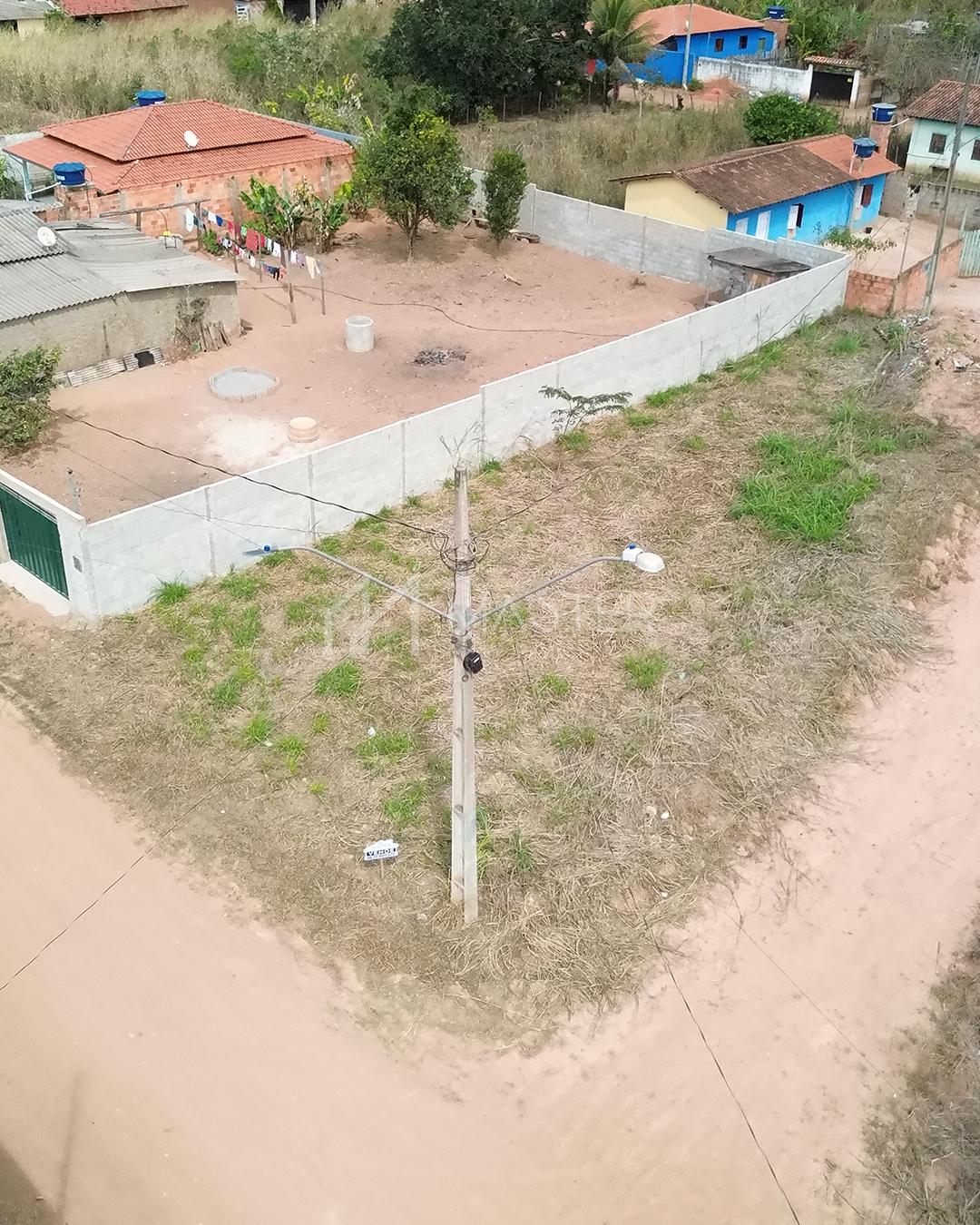 LOTE COM 167M² NO BAIRRO JOÃO LUIZ EM SÃO JOÃO EVANGELISTA -MG