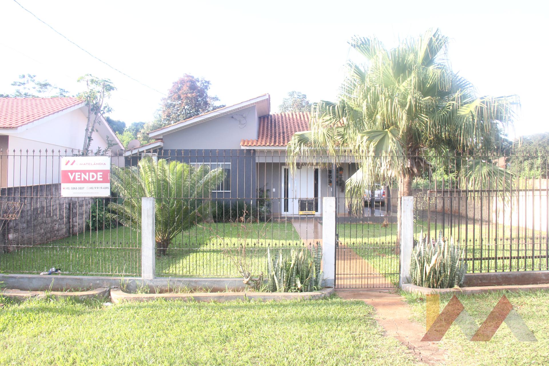 Terreno amplo com duas casas de Alvenaria para venda