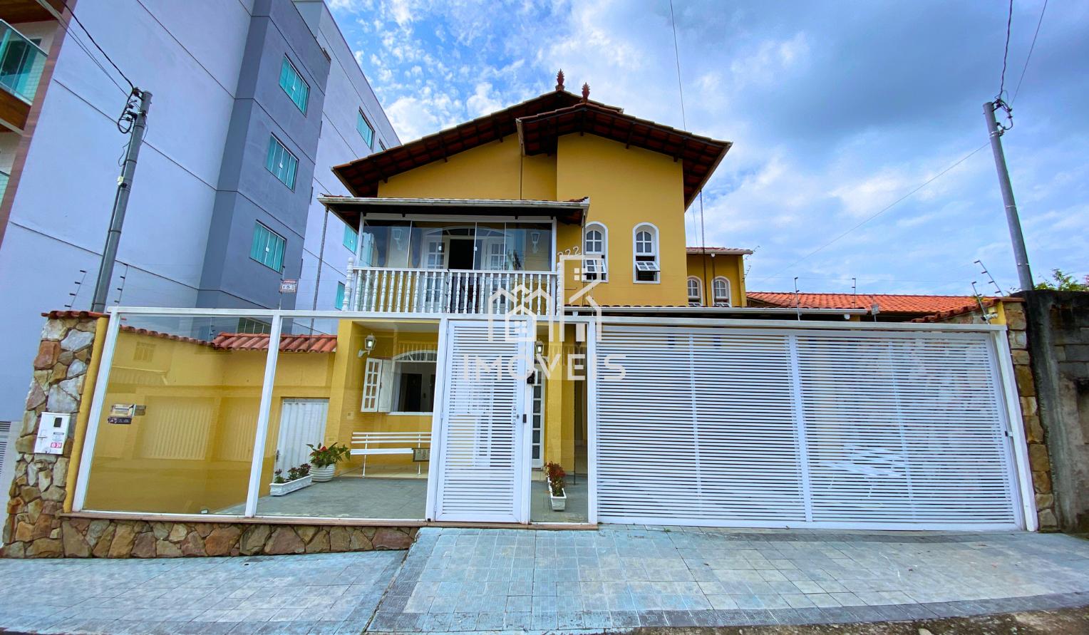 Casa à venda em Barbacena com 4 dormitórios sendo 1 suíte no S...