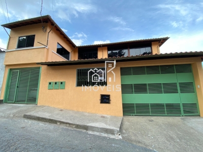 Casa à venda em Barbacena composta por 3 imóveis - 5 dormitóri...