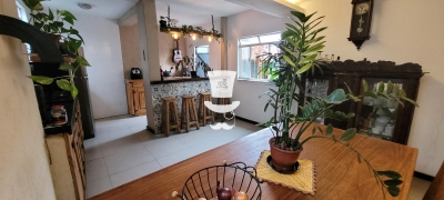 Casa à venda em Barbacena com 2 dormitórios no bairro Diniz 2