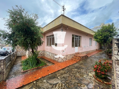 Casa à venda em Barbacena com 5 dormitórios e 3 garagens no Ce...