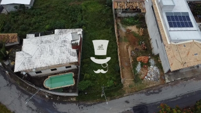 Lote com 330m  à venda em Barbacena-MG no bairro Nova Cidade