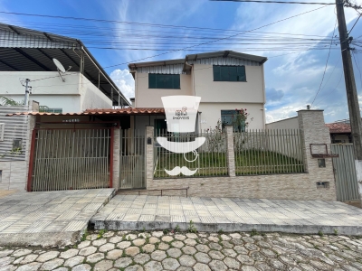 Casa à venda com 2 dormitórios, sendo 01 suíte em Sá Fortes - MG
