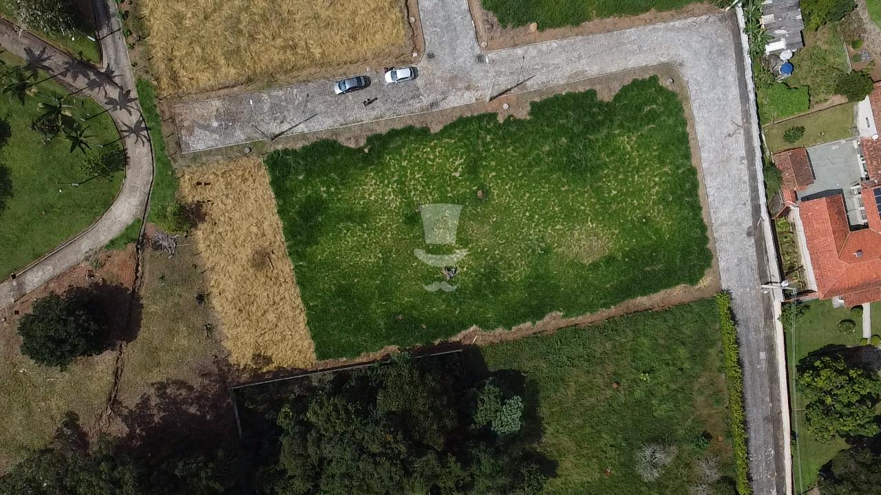 Terreno com 360m  à venda no bairro Roman em BARBACENA - MG