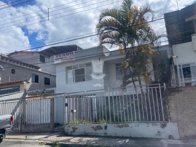 Casa para loca??o em Barbacena com 4 dormit?rios sendo 1 su?te...