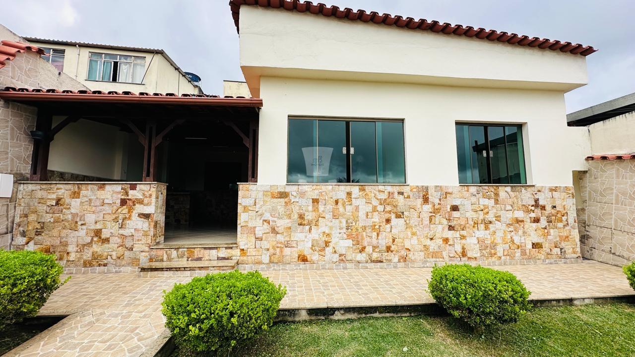 Casa à venda com 4 quartos, sendo 1 suíte no Grogoto em Barbac...