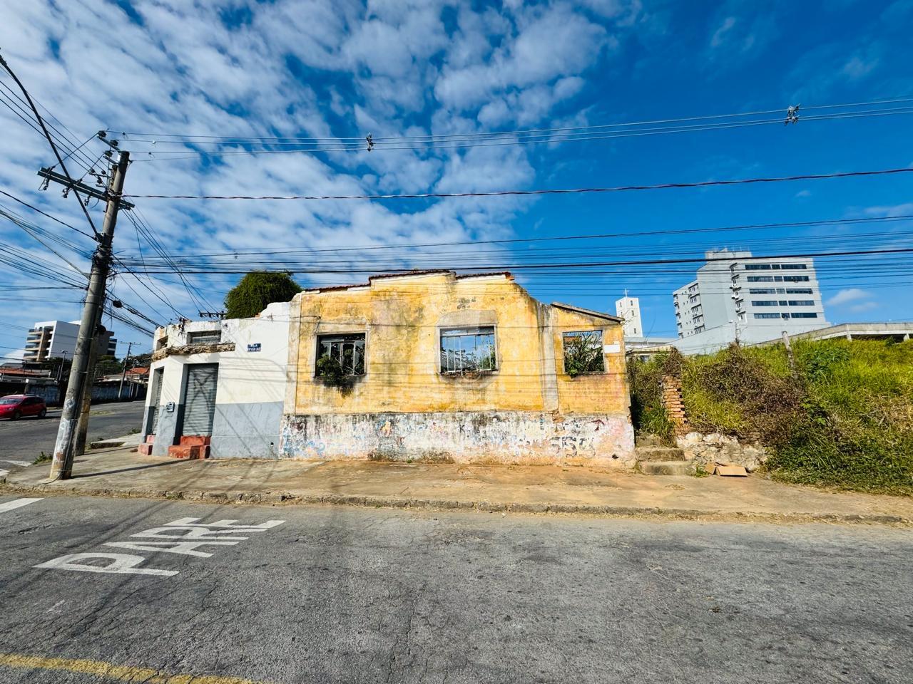 Lote à venda com 385m  no bairro São Sebastião em Barbacena