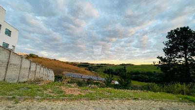 Lote à venda em Barbacena com metragem de 990m² na Chácara Ceolin