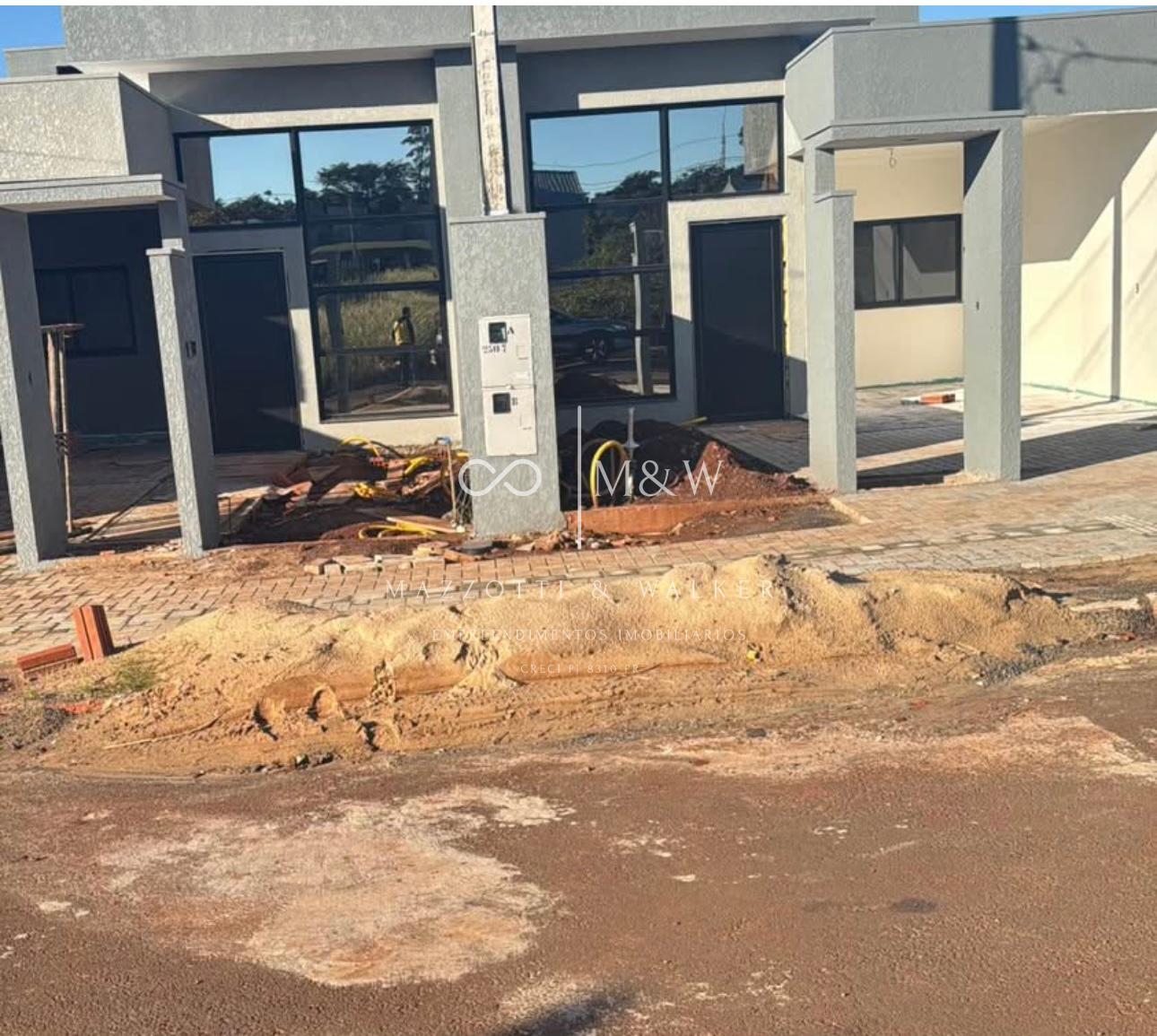 CASA EM fASE FINAL DE OBRA, BAIRRO NAZARÉ, MEDIANEIRA - PR