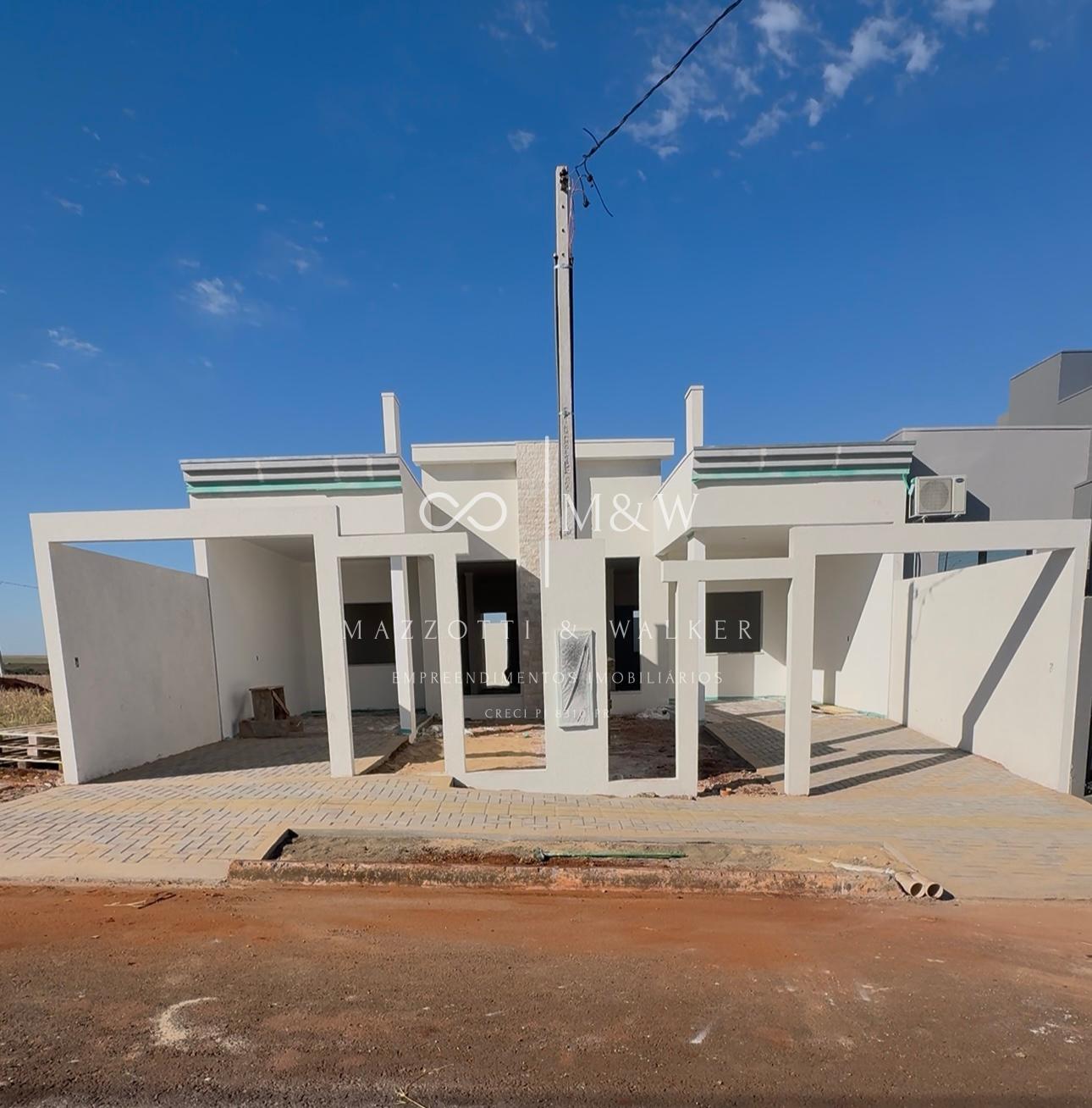 CASA NOVA, PE DIREITO ALTO, DETALHES EM GESSO, IPÊ, MEDIANEIRA...