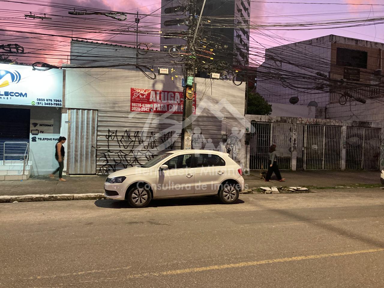 COMERCIO AMPLO NA RUA PRINCIPAL DA GENERAL POLIDORO COM SALO ENORME COM 3 TRS  BANHEIROS, COPA E S