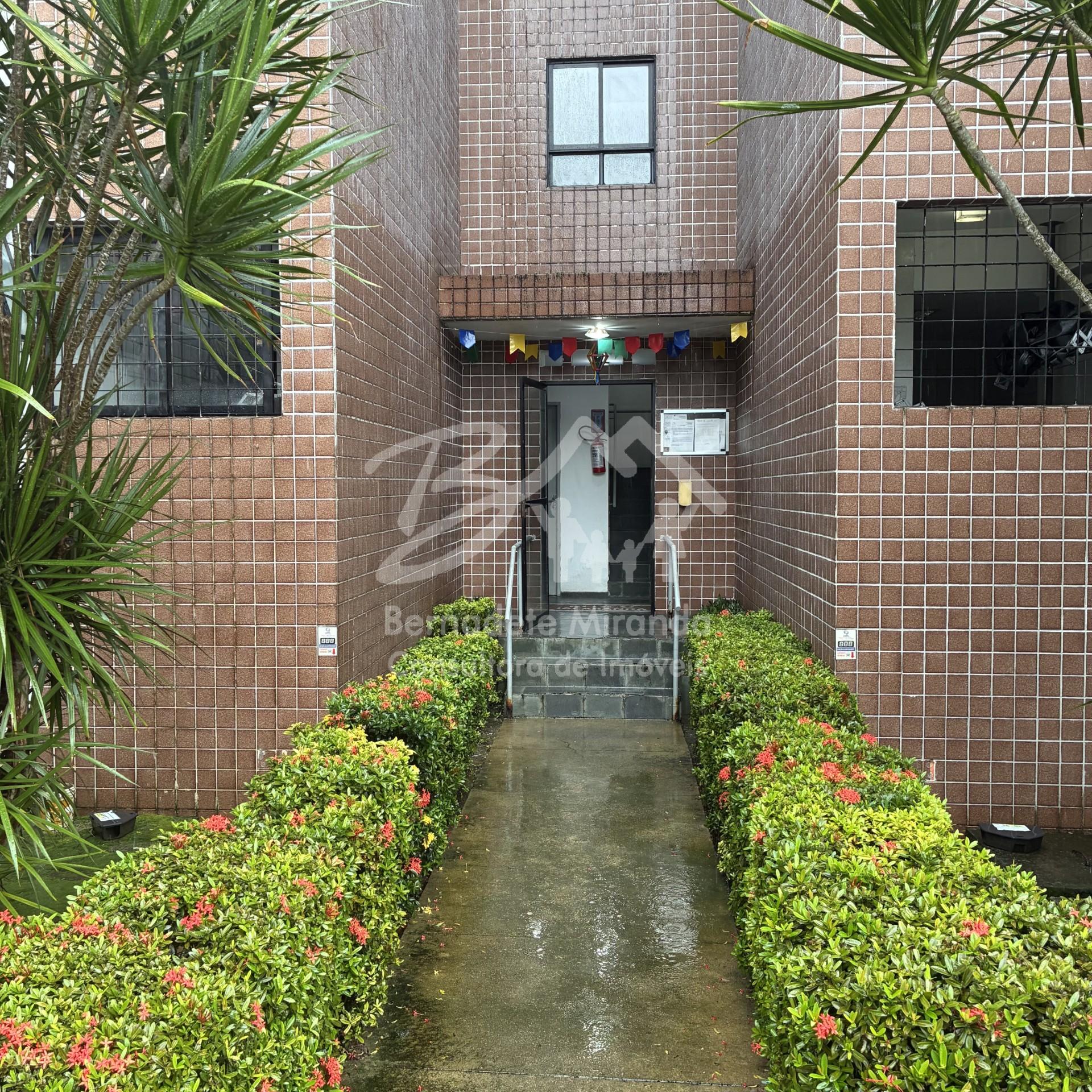 Dados do Imvel  O EDIFCIO  Caixo, 4 pavimentos, 4 apartamentos por andar, fachada em cermica, gu