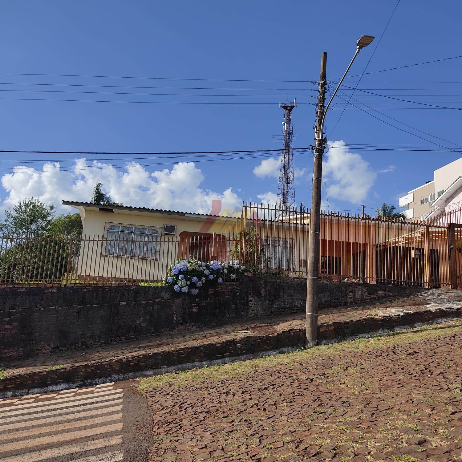 CASA PRA VENDA NO CENTRO, SAO LOURENCO DO OESTE - SC