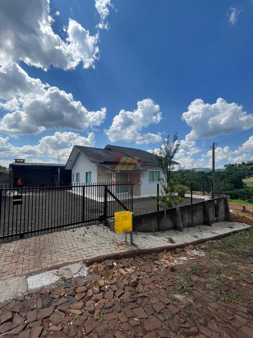 Casa com 2 dormitrios  venda, CENTRO, JUPIA - SC