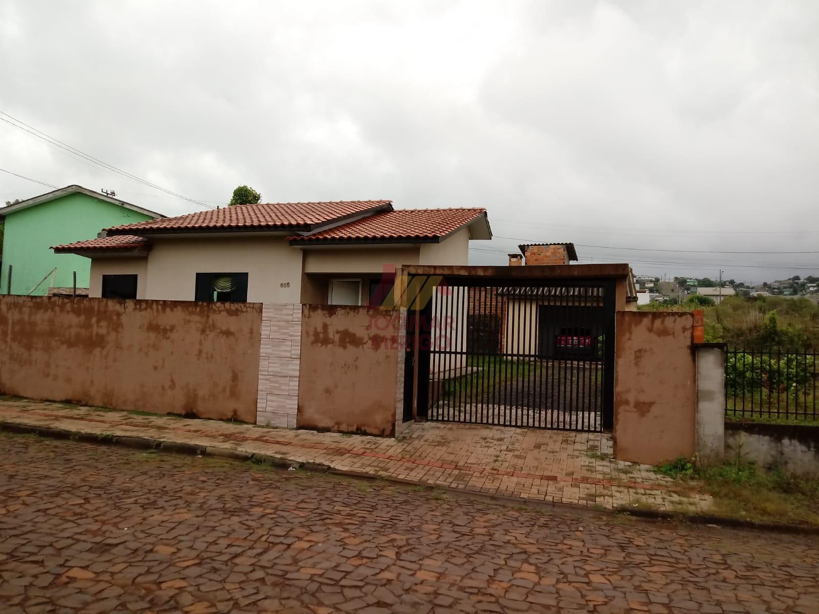CASA À VENDA NO BAIRRO CRUZEIRO