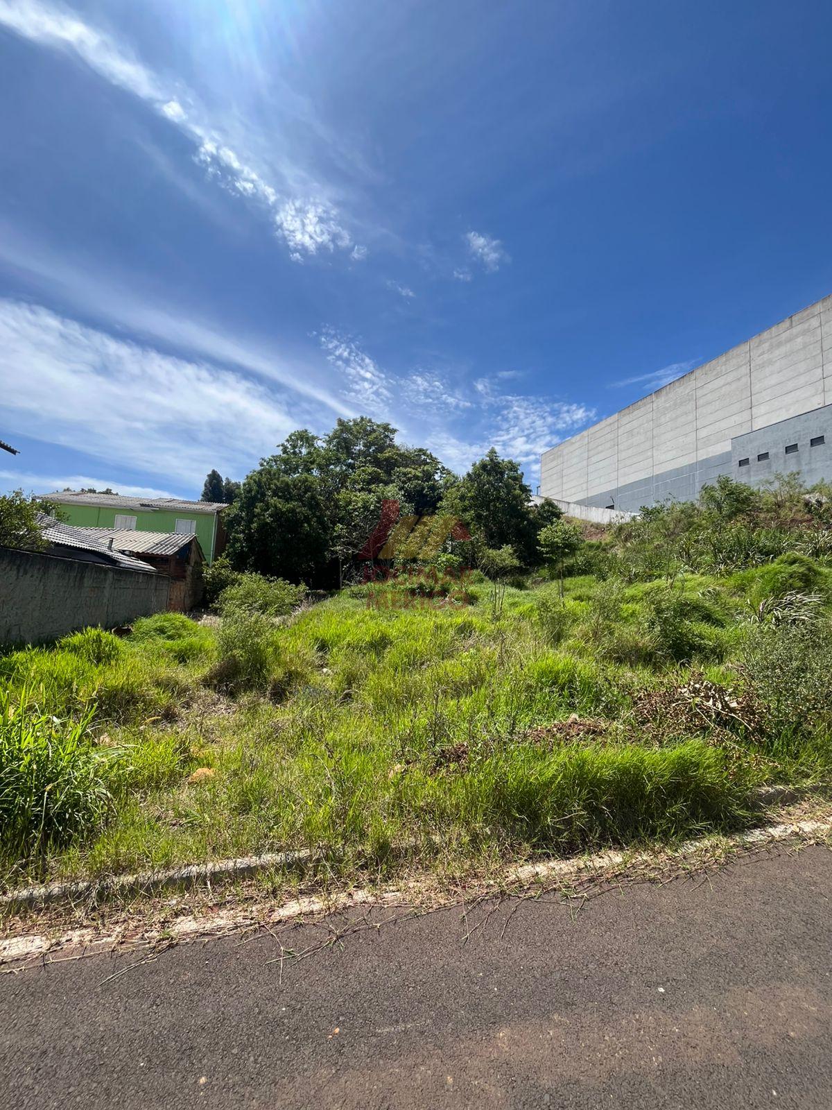TERRENO À VENDA NO BAIRRO CRUZEIRO PRÓXIMO A ARENA SÃO LOURENÇO