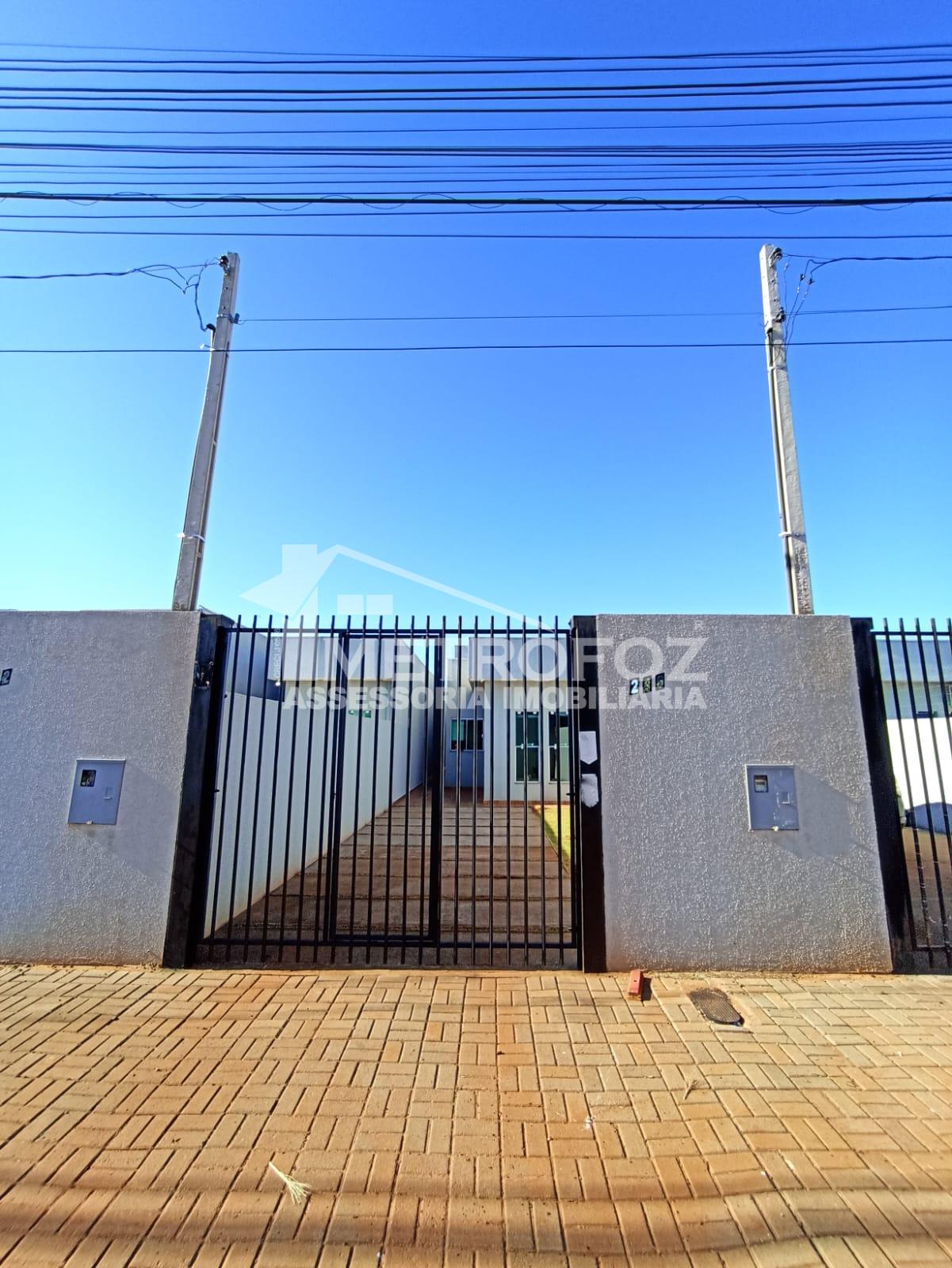 CASA À VENDA NO JARDIM CATARATAS, COM MUITA SOBRA DE QUINTAL, ...