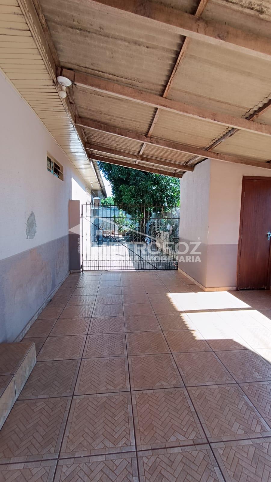 Casa de Esquina a Venda com sala comercial no Bairro Morumbi III