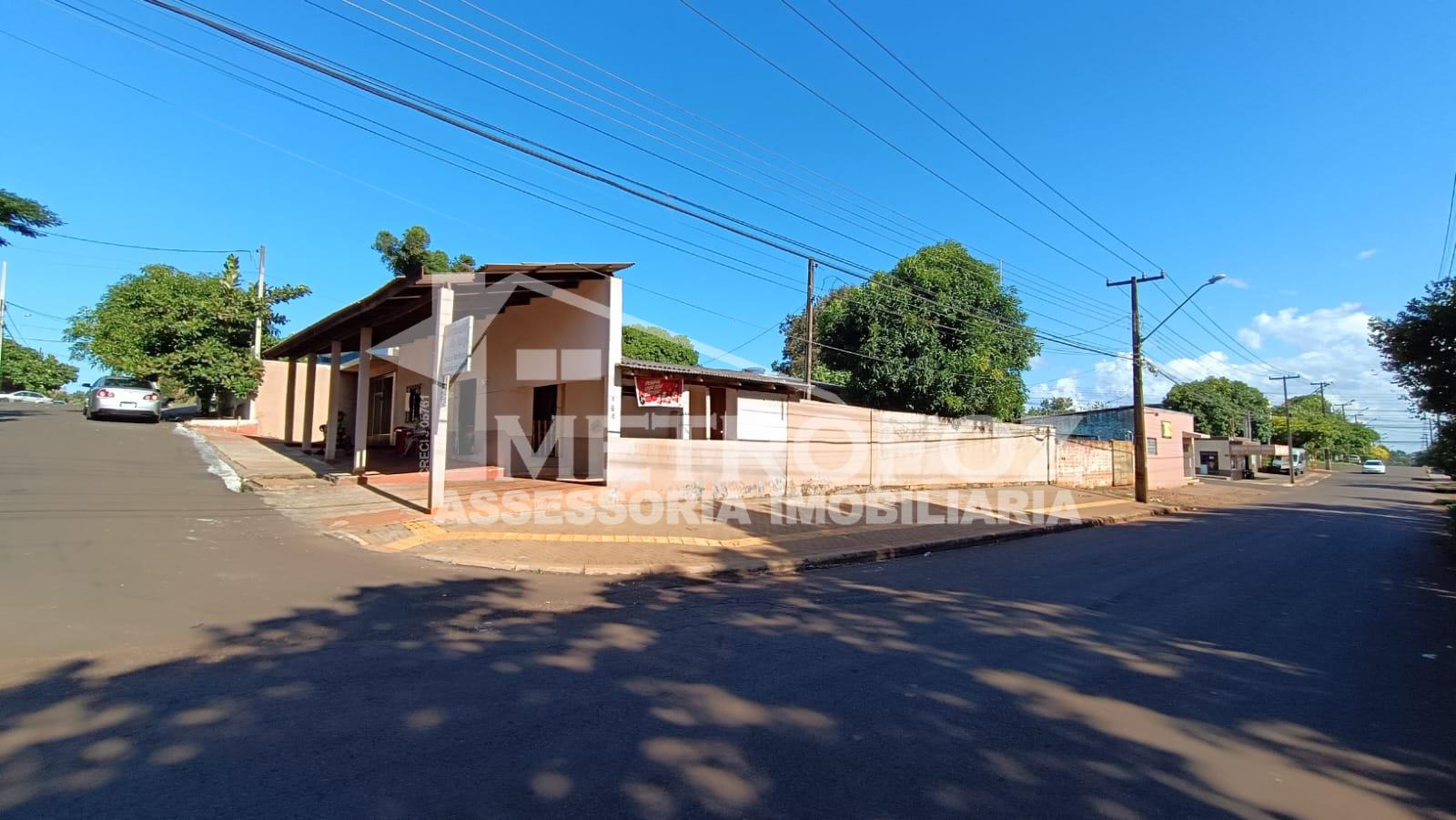 Casa de Esquina a Venda com sala comercial no Bairro Morumbi III