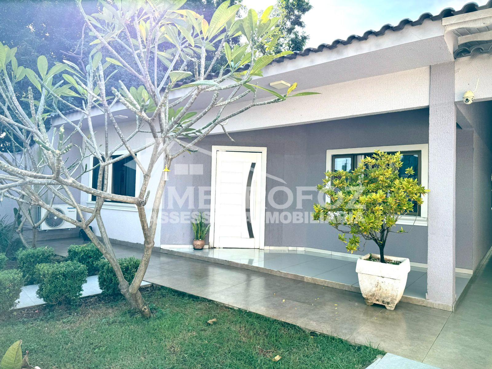 Linda Casa com piscina, suite mais dois quartos à venda no Cam...