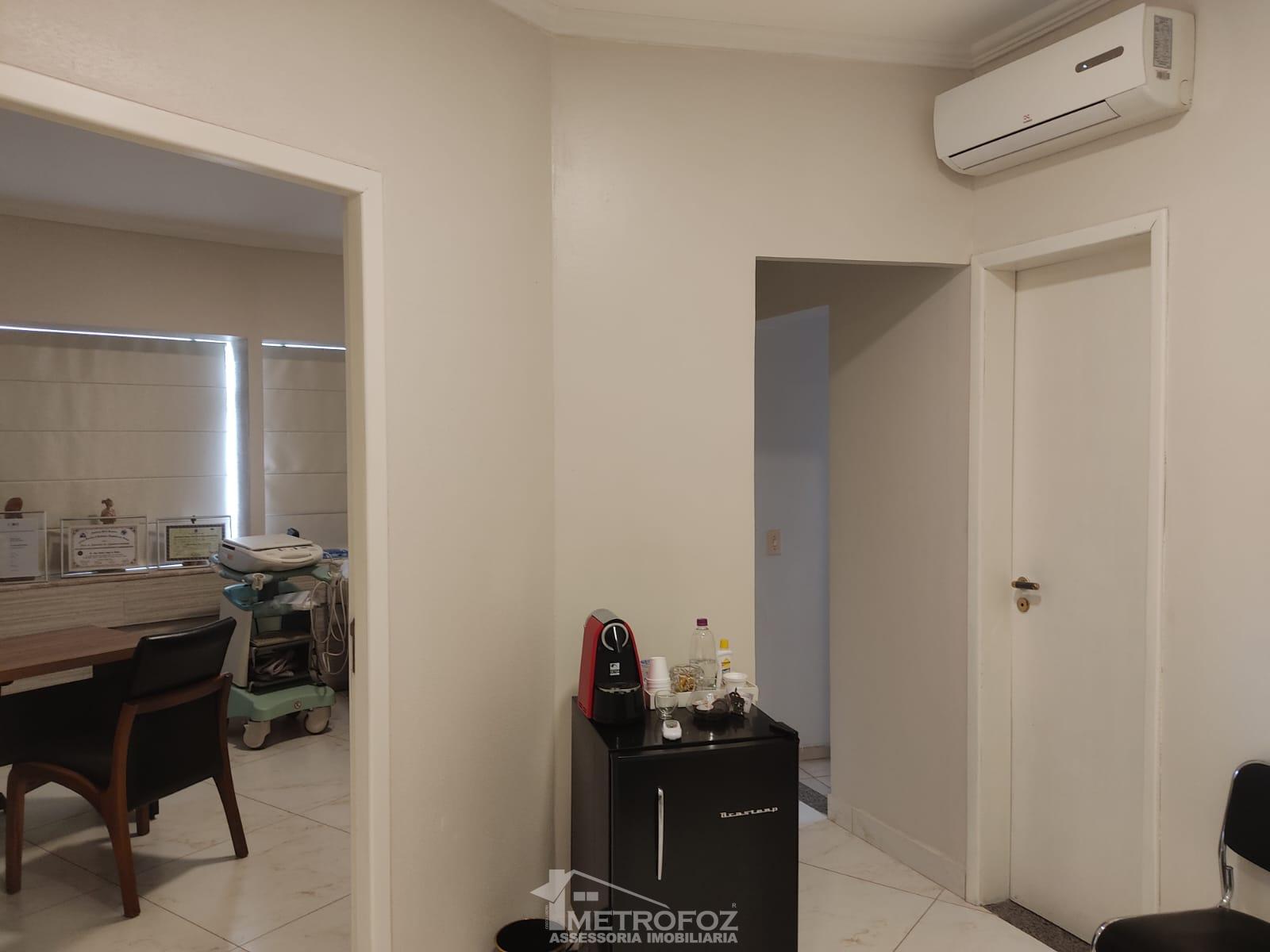 Sala comercial a venda no centro de Foz do Iguacu, semi mobili...