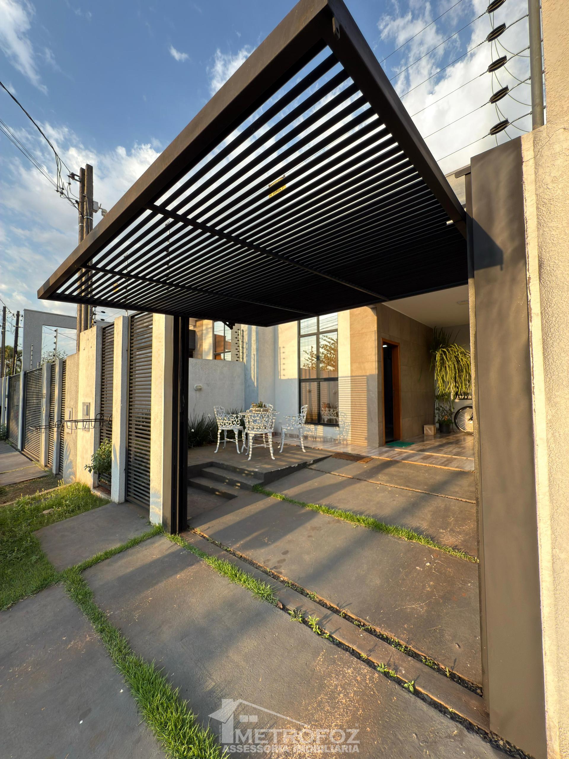 Casa à venda, semi mobiliada e com 14 placas fotovoltaicas, JA...