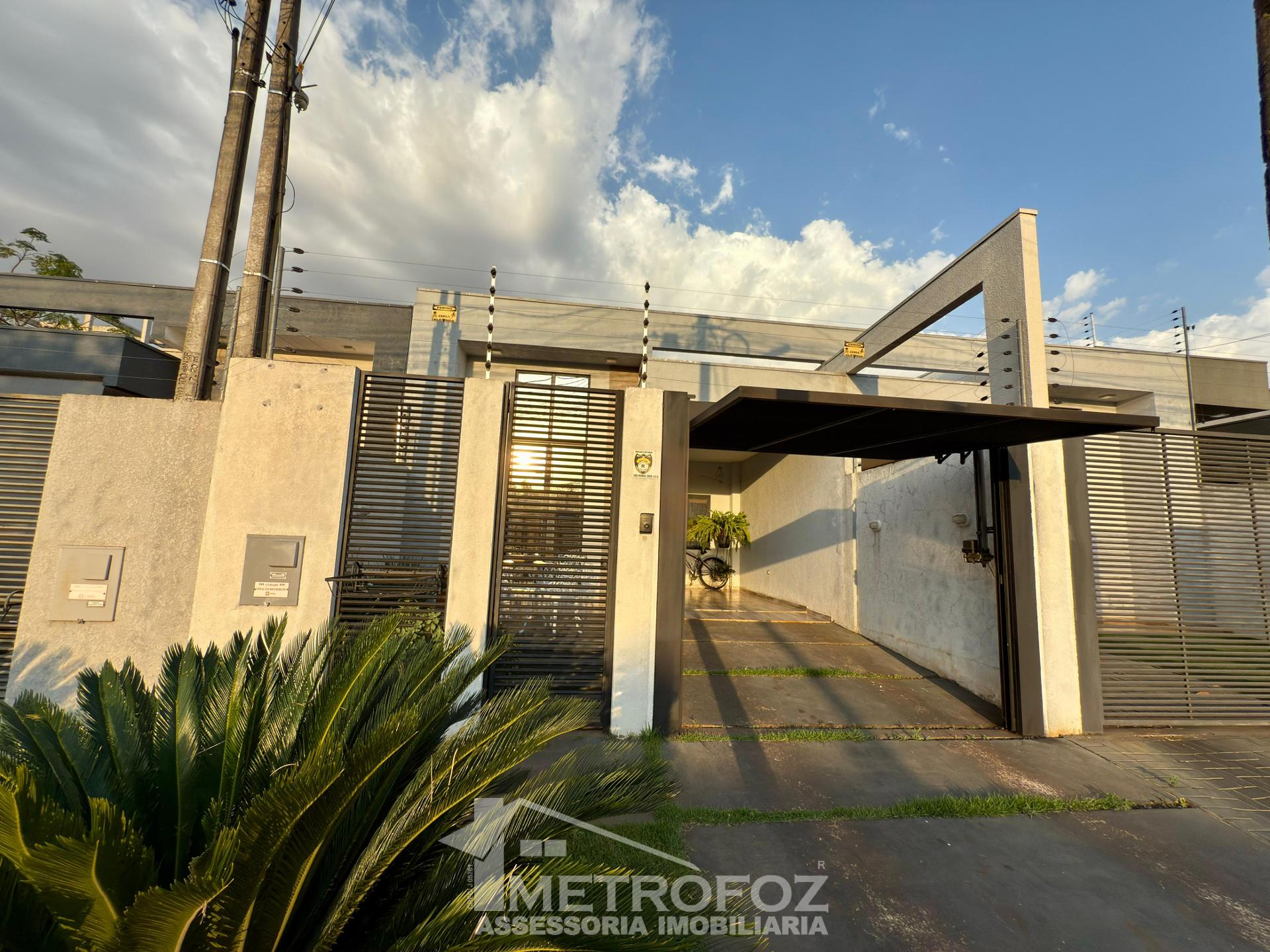 Casa à venda, semi mobiliada e com 14 placas fotovoltaicas, JA...