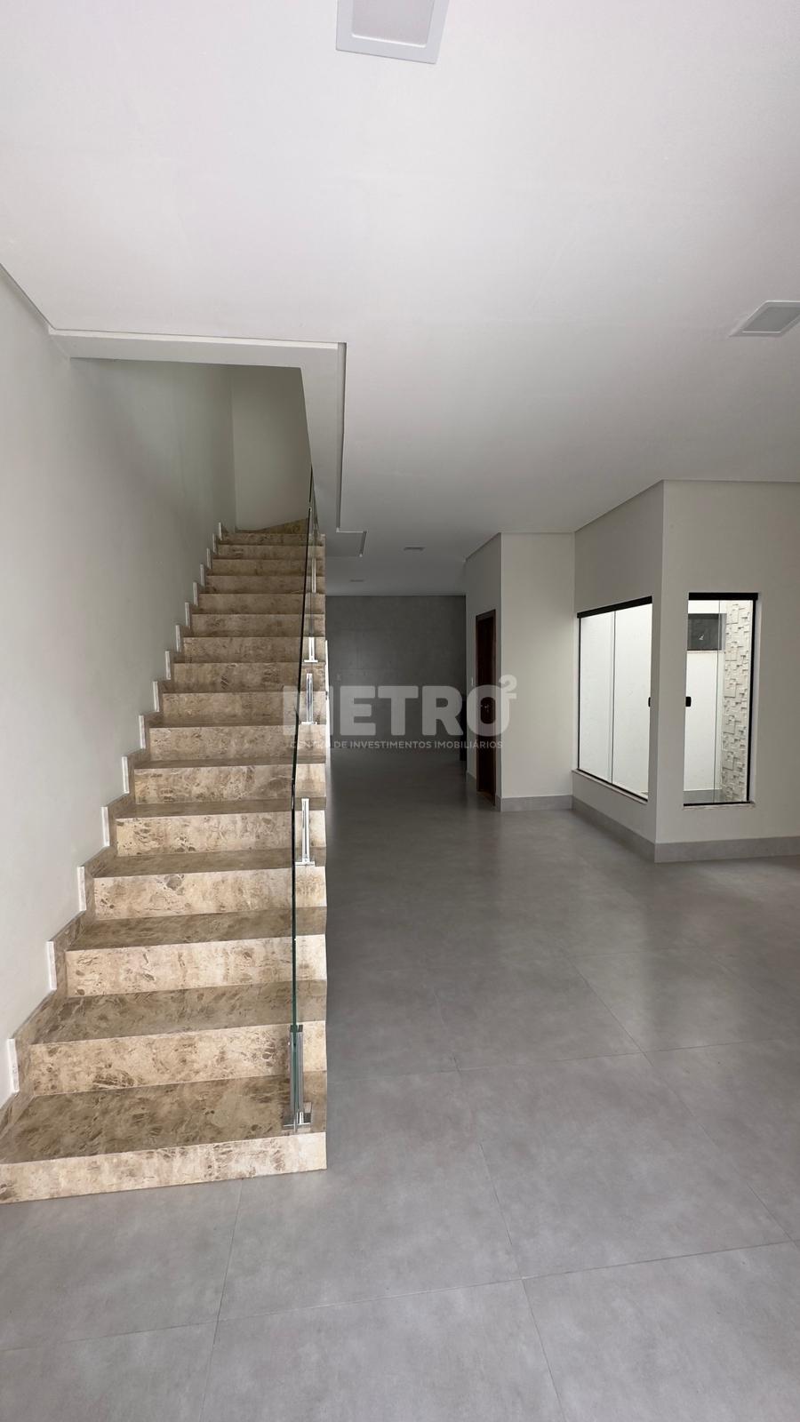 Casa, Bairro Jardim Vitória, 03 quartos sendo 01 suíte, com cl...