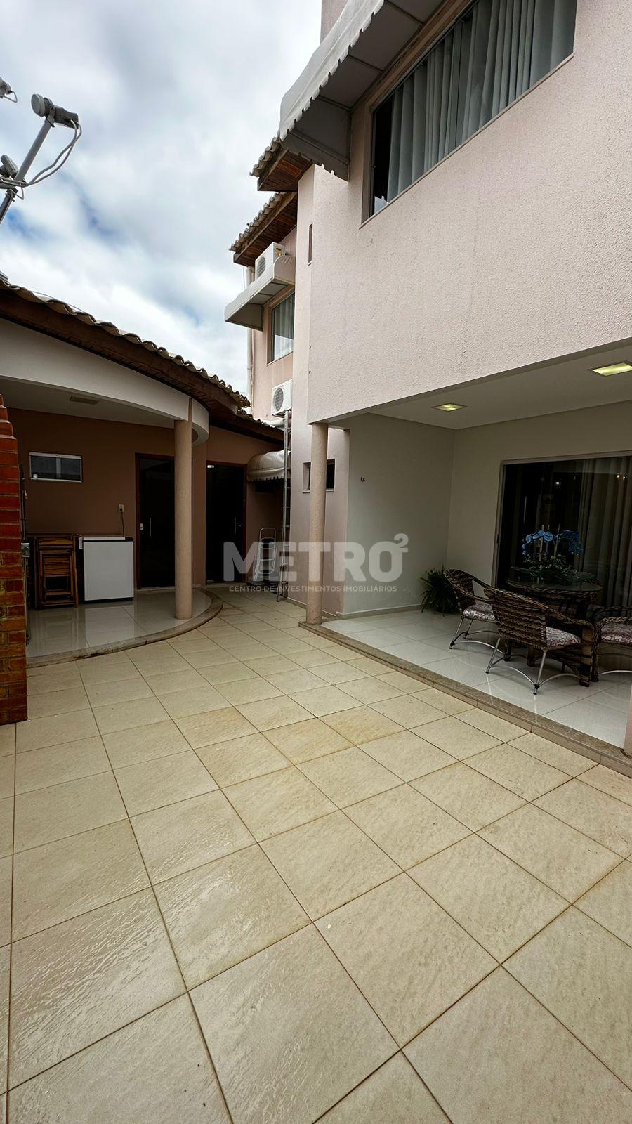 Casa à venda com 4 quartos, 165m² - Foto 3