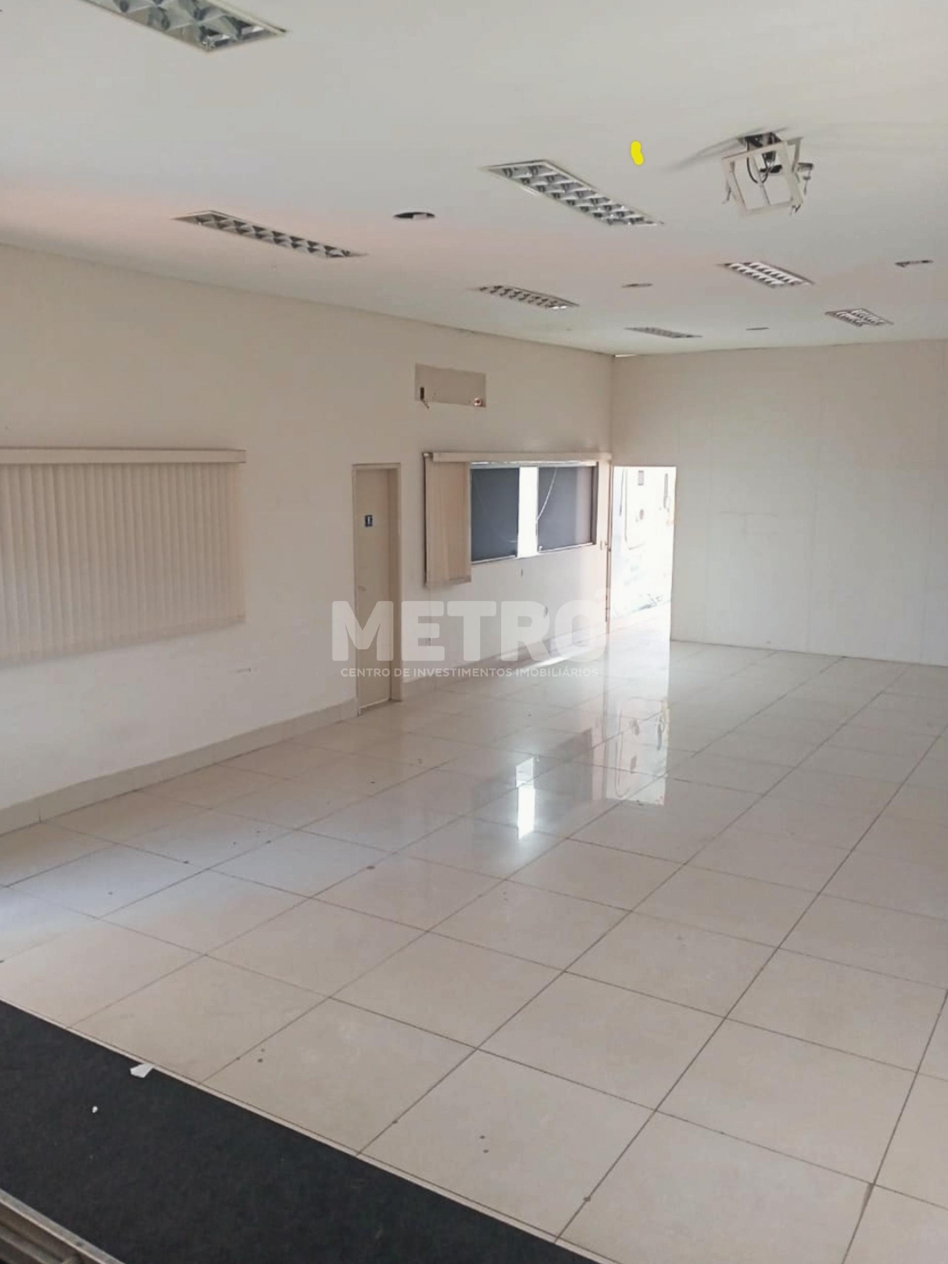 Loja-Salão, 300 m² - Foto 1