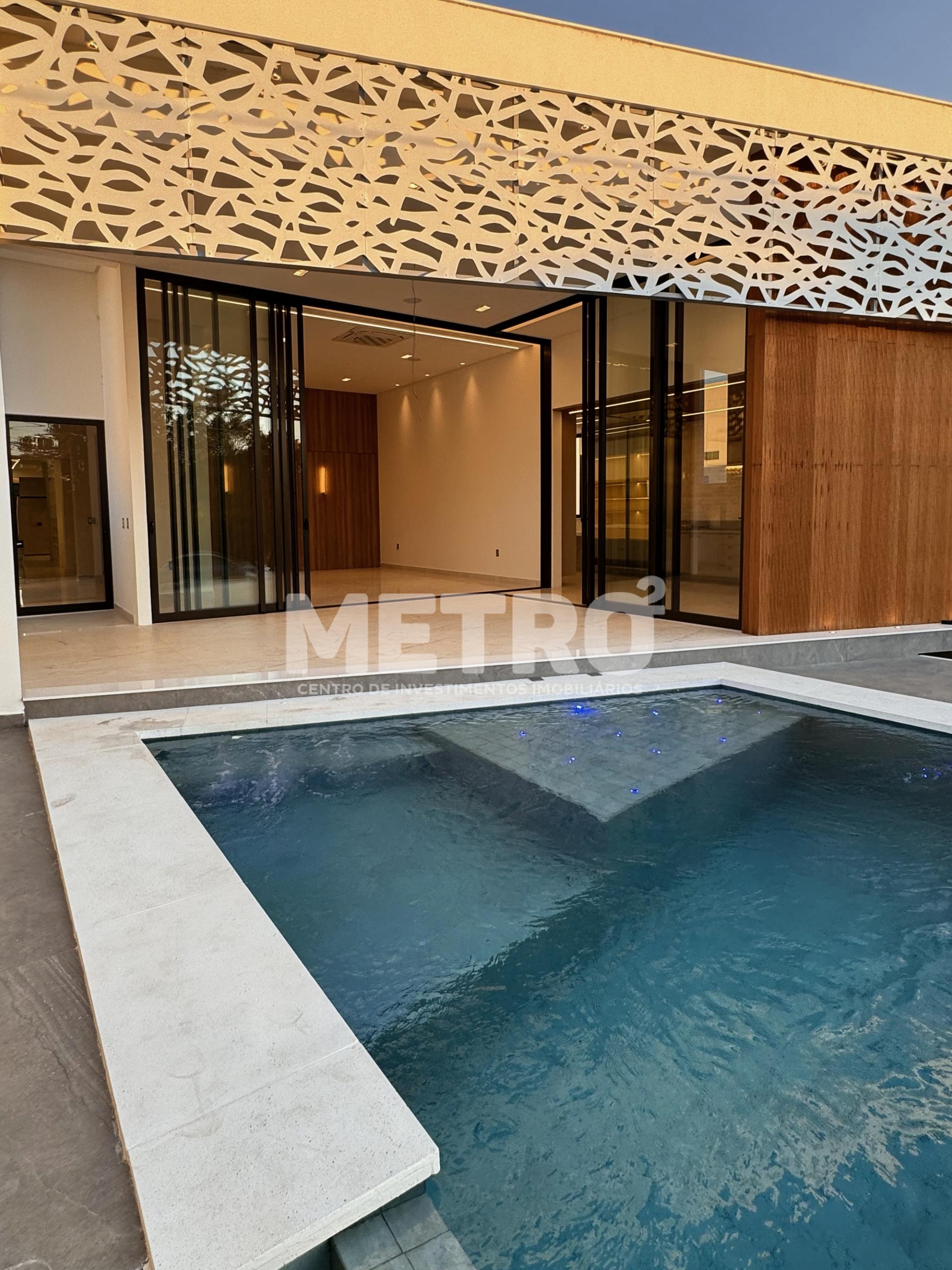Casa ? venda, no Country Club com piscina com borda infinita