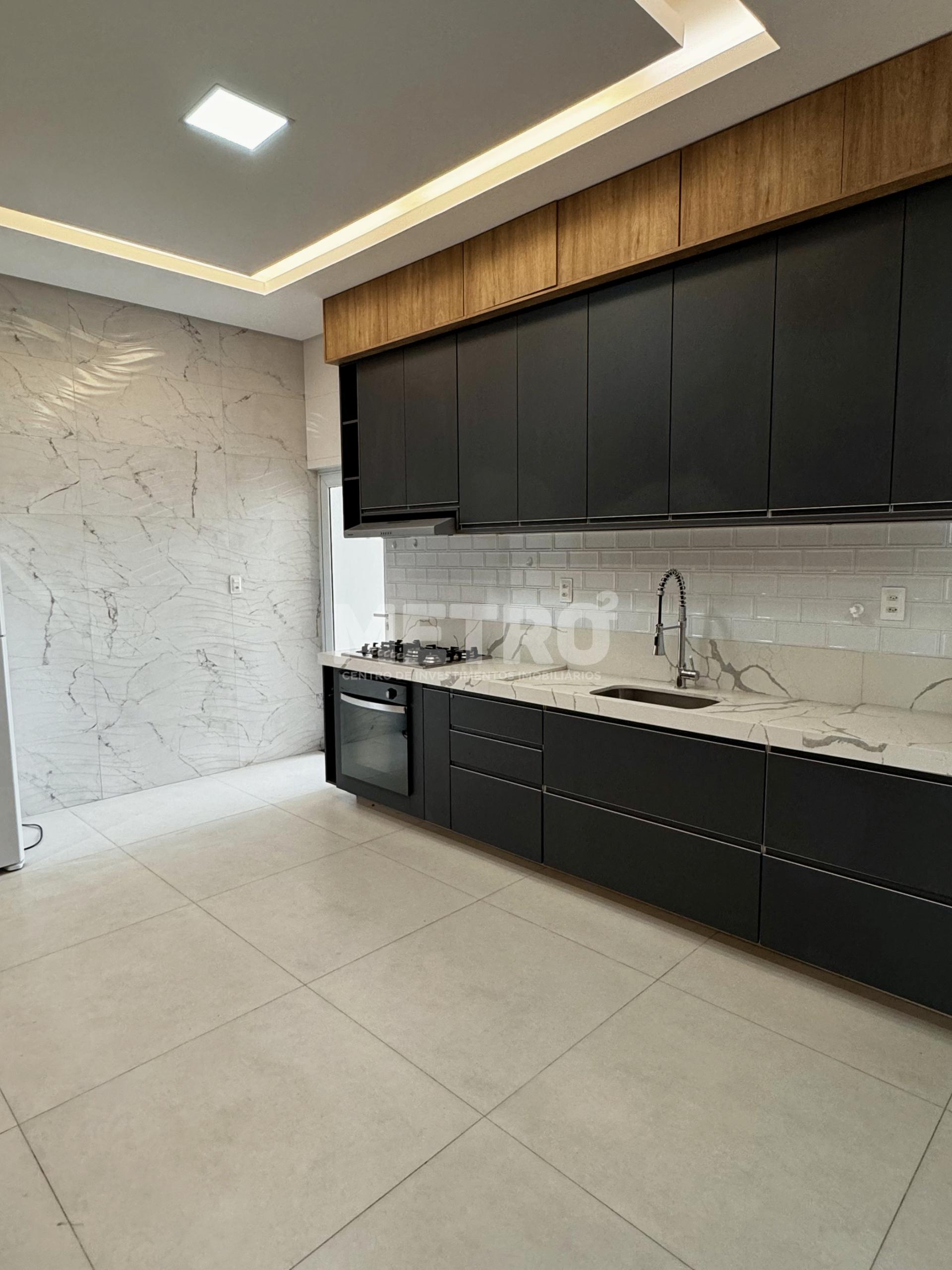 Casa de Condomínio para alugar com 2 quartos, 180m² - Foto 4