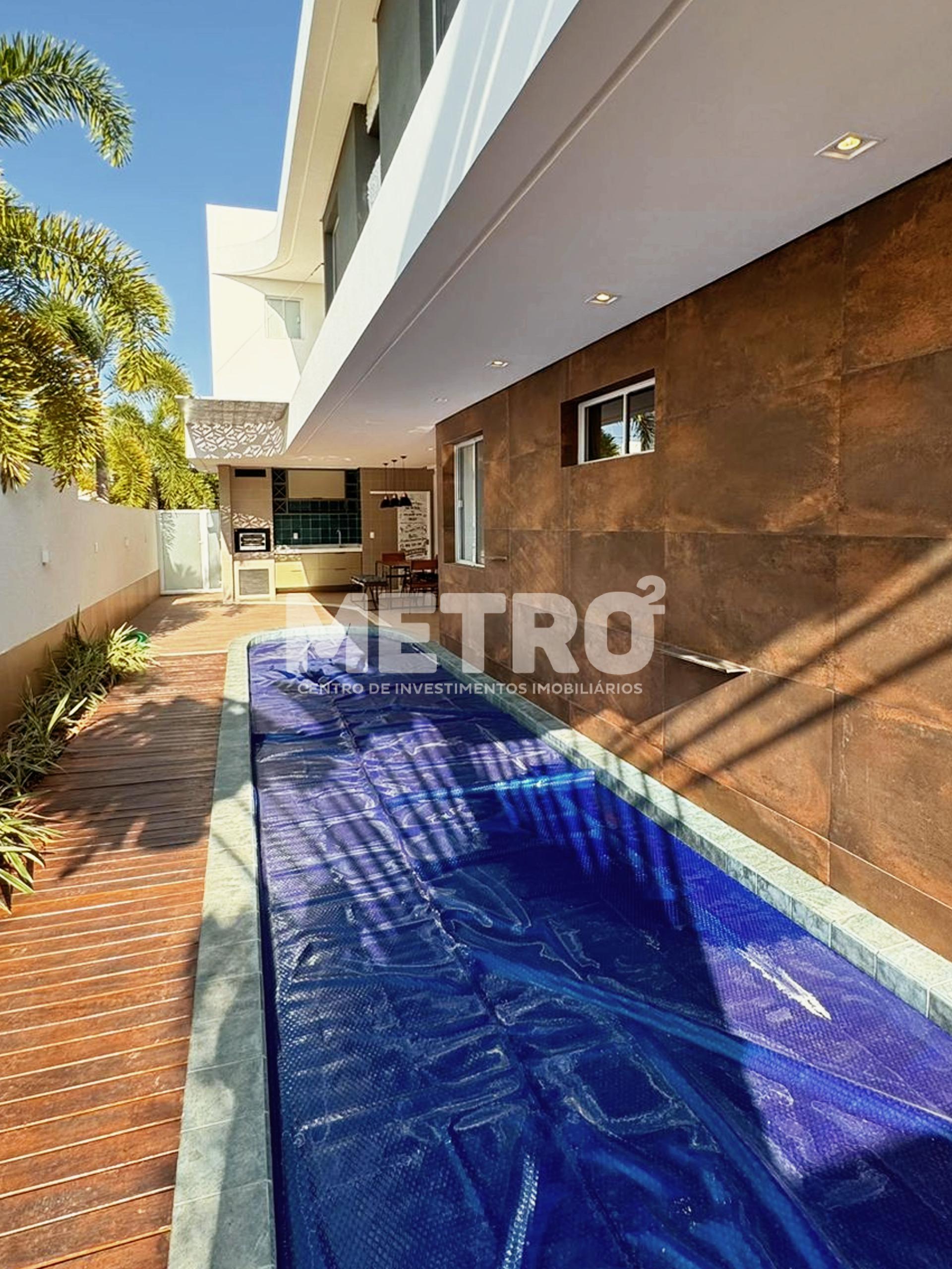 Casa  ? venda no Aplhaville com 4 su?tes, sendo dois com banheira