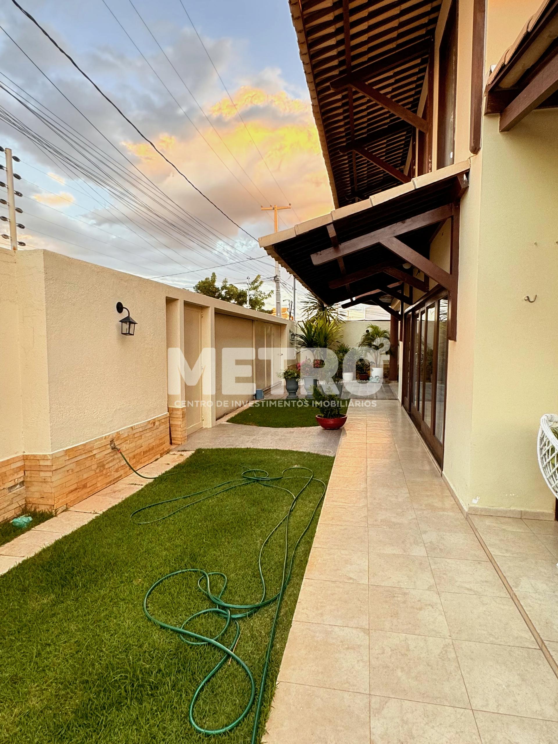 Casa à venda com 2 quartos, 245m² - Foto 3