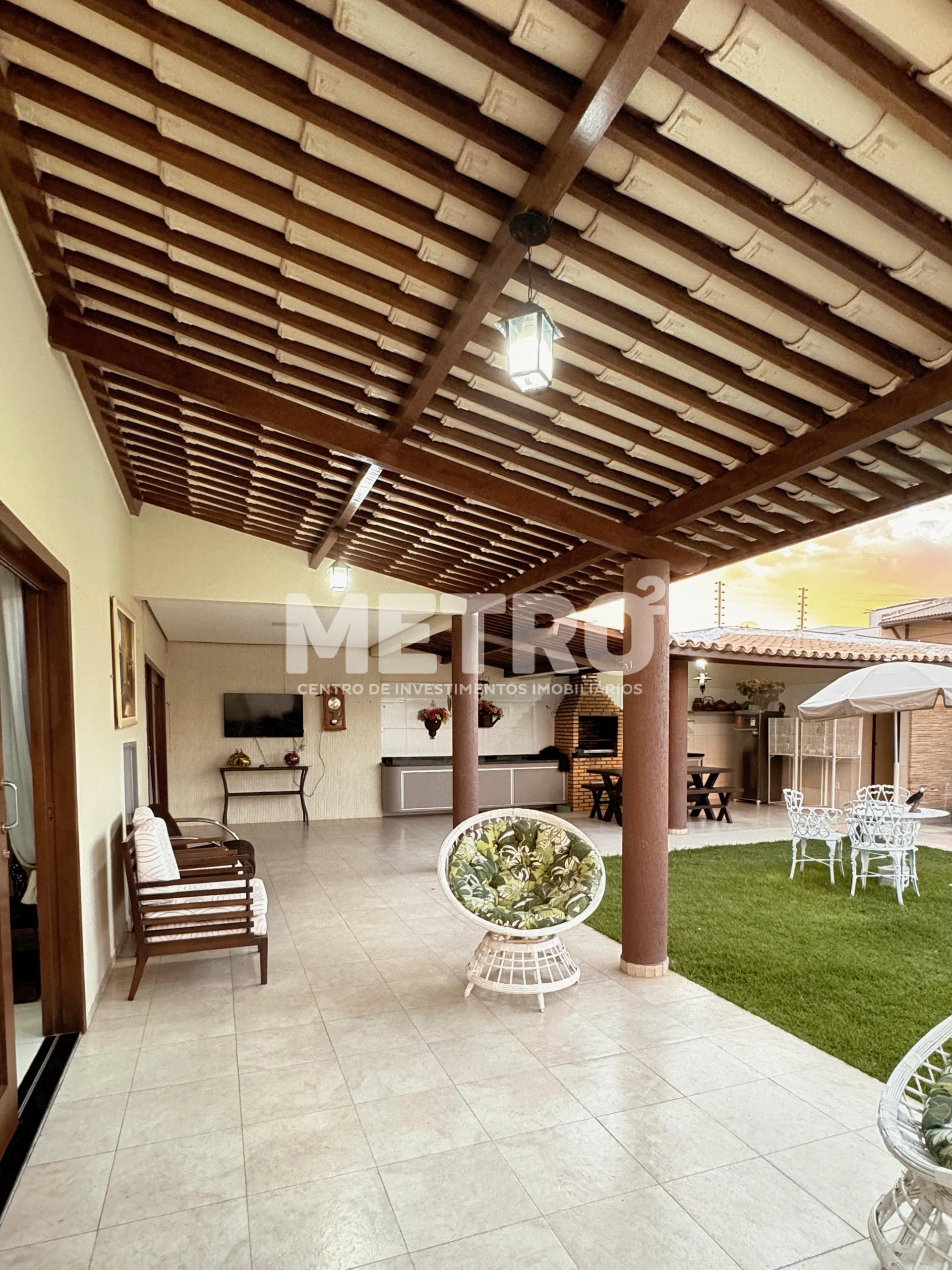 Casa à venda com 2 quartos, 245m² - Foto 4