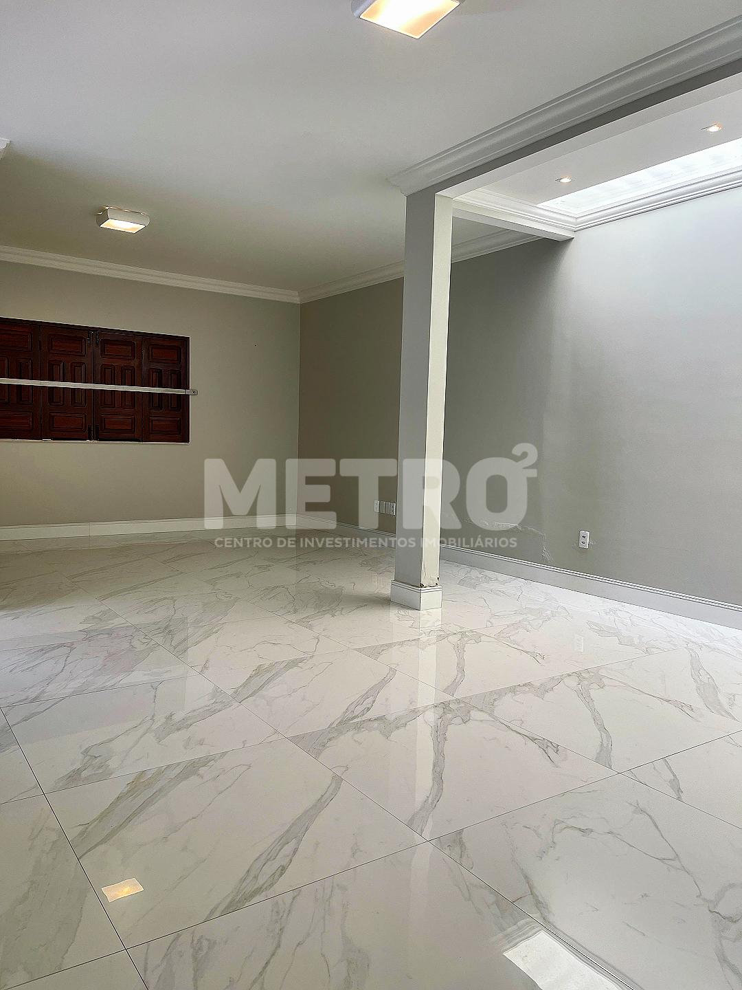 Ponto comercial à venda no centro com Sala ampla, 4 quartos, P...