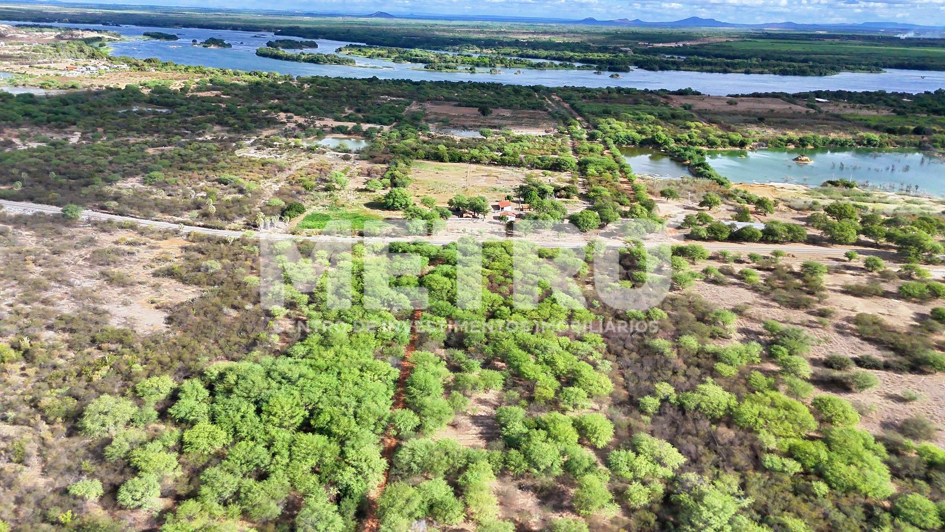 Chácara à venda, 181000m² - Foto 1
