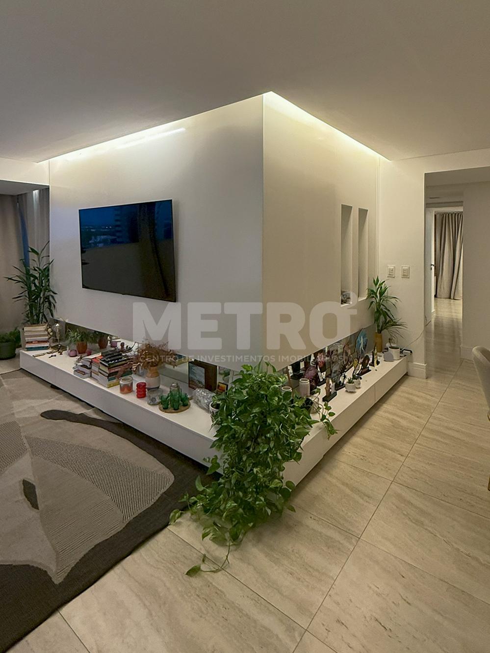 Apartamento à venda no Edf. Rio Gorotuba com 3 quartos, PETROL...