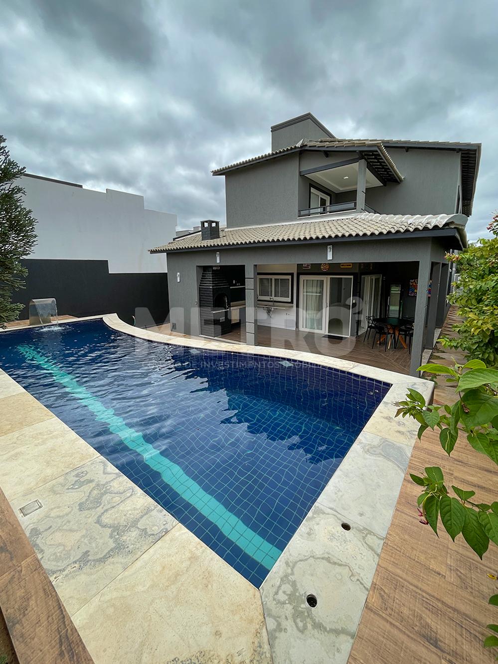 Casa à venda no Alphaville com  3 quartos, gourmet, piscina, P...