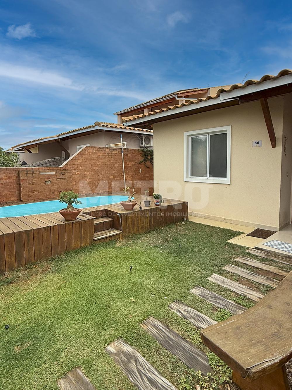Casa à venda no Cond. Valle Petrolina, 2 quartos, gourmet, pis...