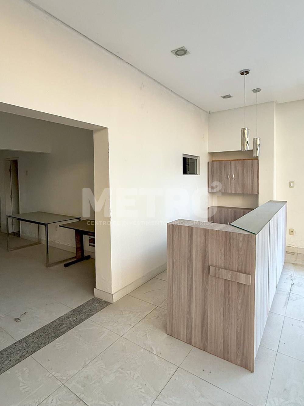 Clínica no centro de Petrolina à venda, 04 salas podendo expan...