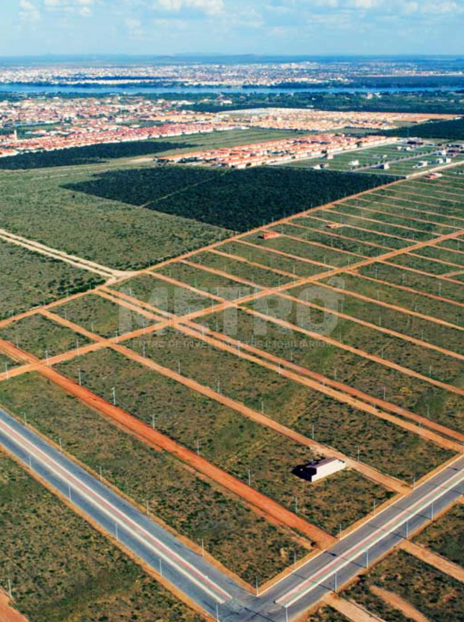 Terreno à venda no bairro Nova Petrolina-PE