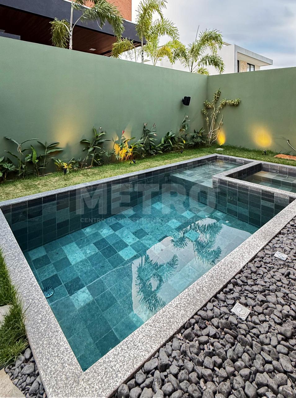 Casa à venda no Alphaville, 4 suítes, gourmet, piscina, planej...