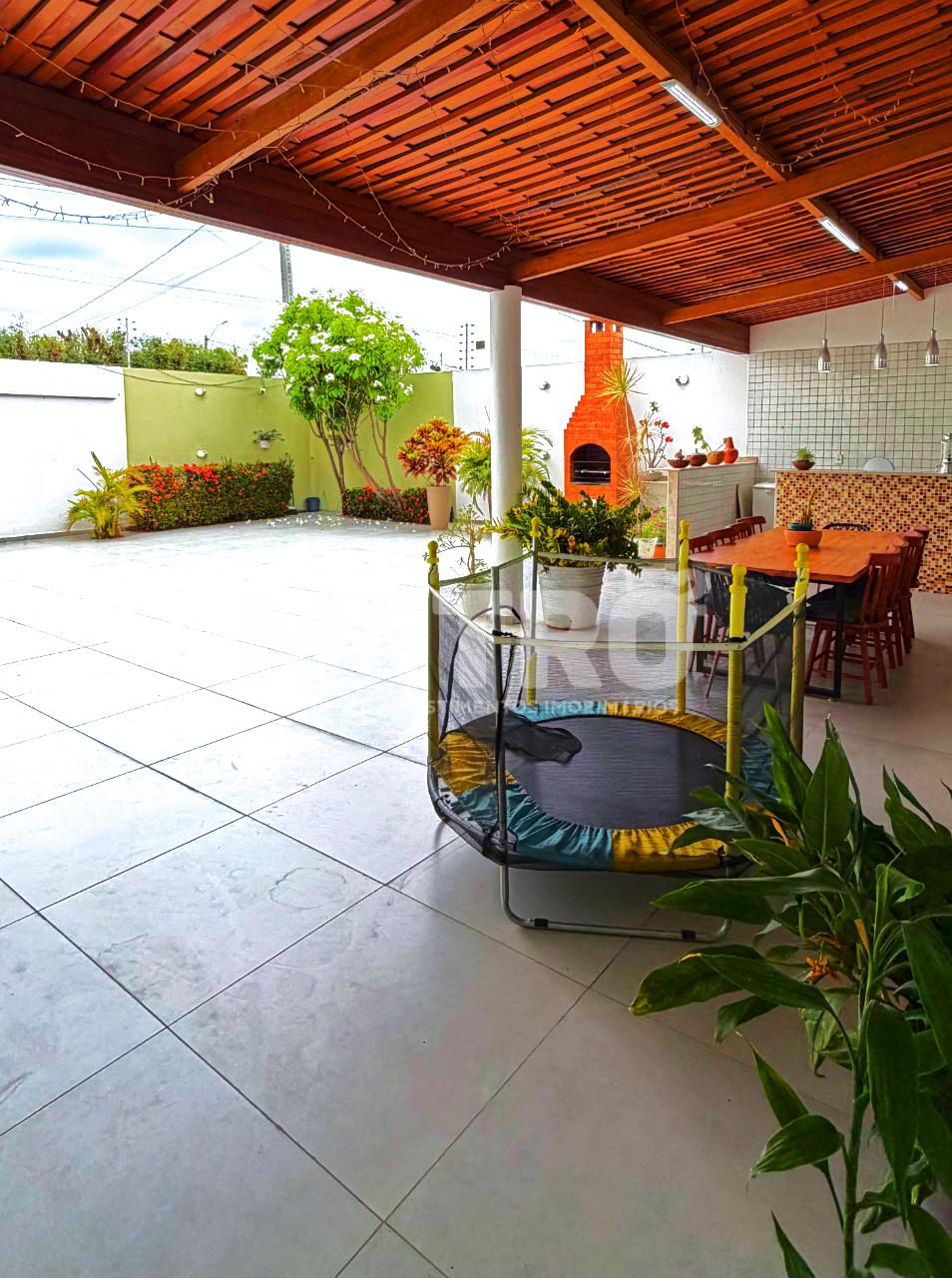 Casa à venda no Bairro Caminho do Sol, 4 quartos, 420m, Arbori...