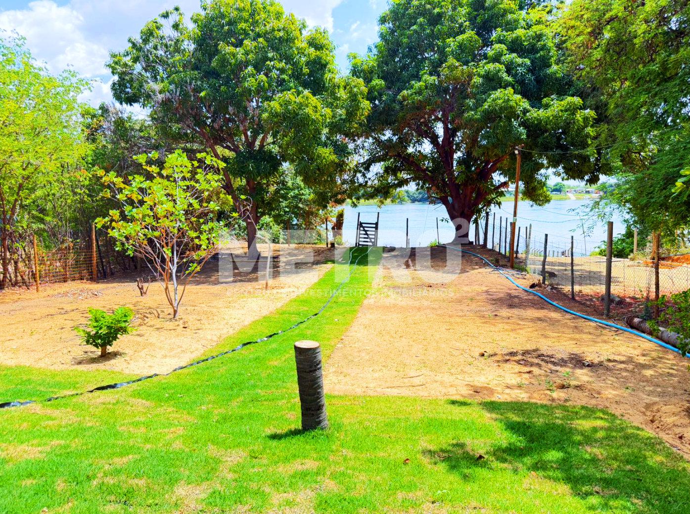 Casa, 2 quartos, 2160 m² - Foto 1