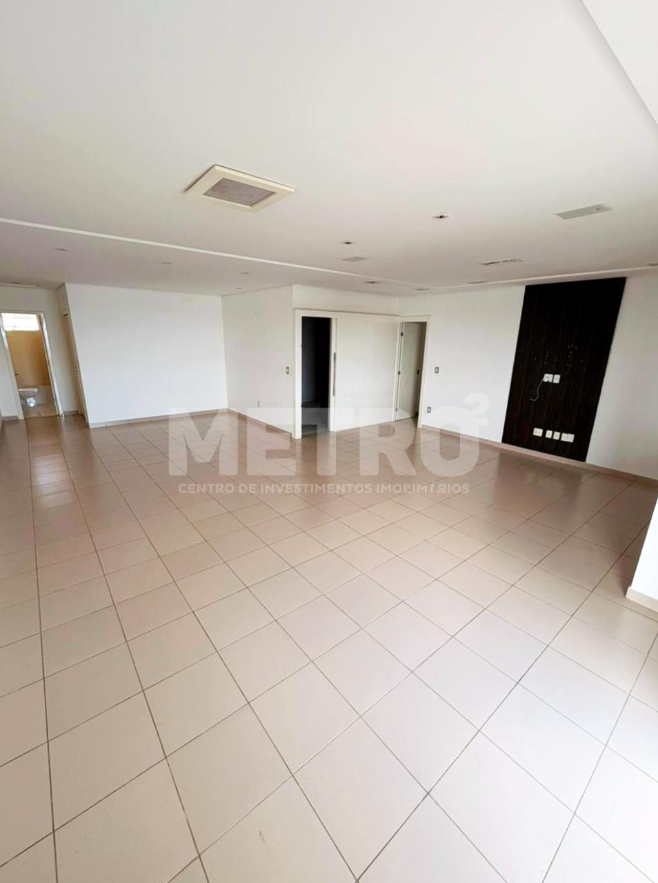 Apartamento, 3 quartos, 199 m² - Foto 2