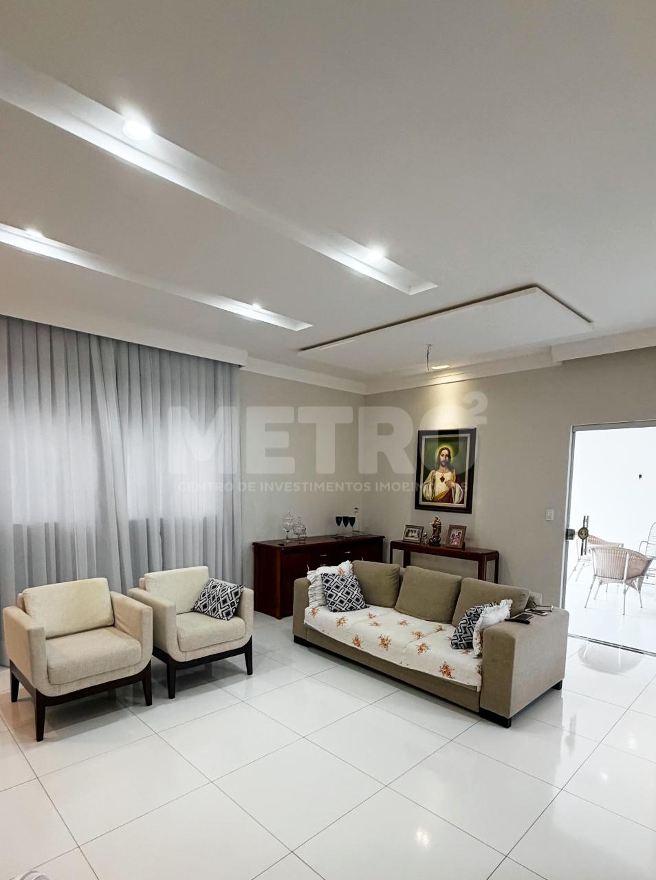 Casa, 4 quartos, 375 m² - Foto 1