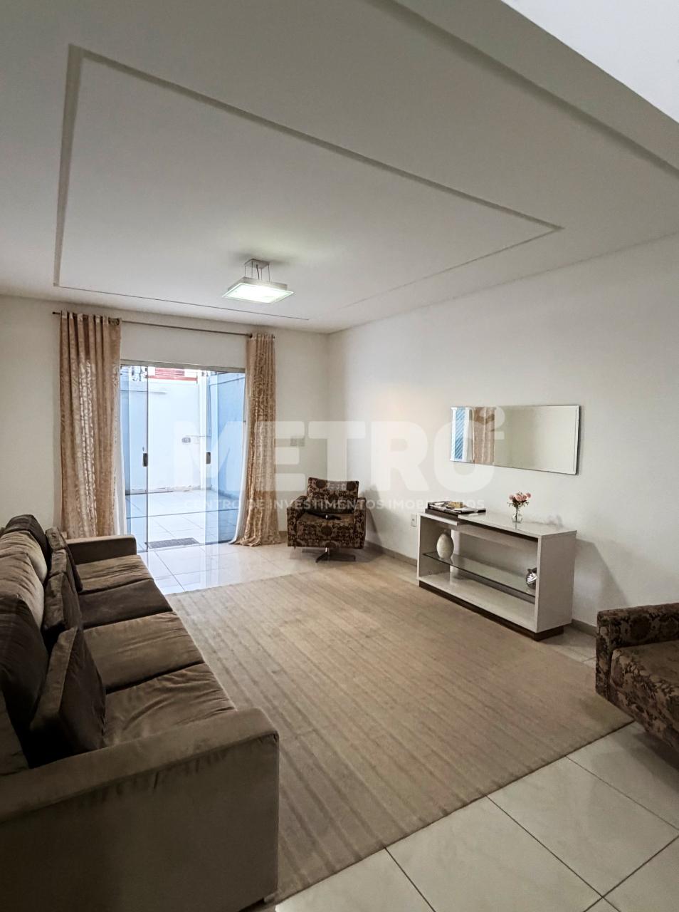 Casa, 3 quartos, 235 m² - Foto 3