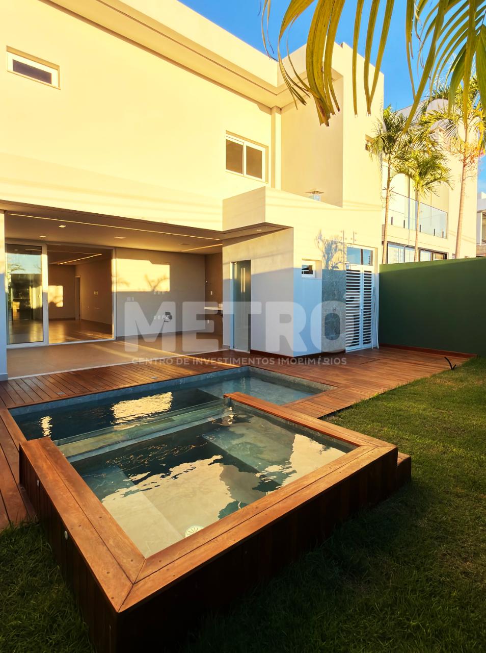 Casa à venda no Cond. Alphaville, 4 suítes, Gourmet, Piscina, ...